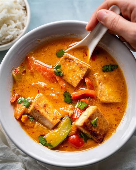 Vegan thai red curry with tofu six hungry feet – Artofit