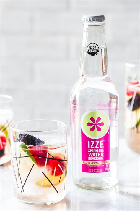 Sparkling Berry Sangria - Jelly Toast