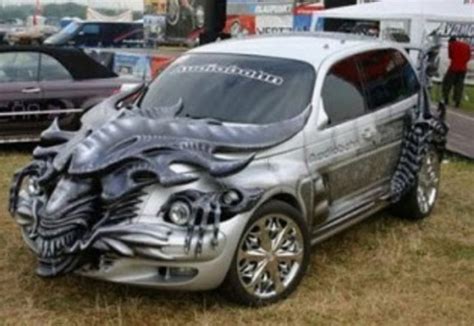 Alien Car Window 的图像结果