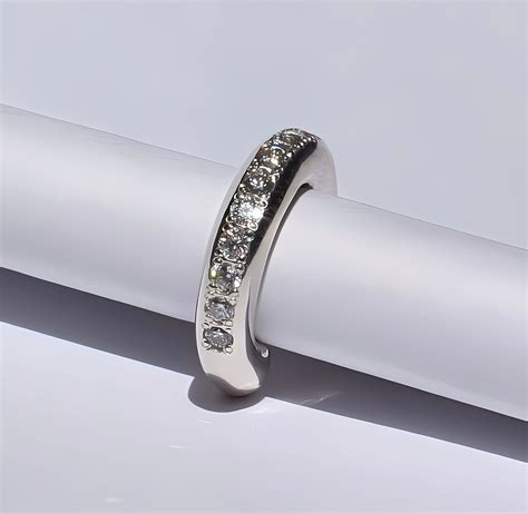 Round briliance ear cuff (M) / SV925, Moissanite | raza