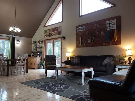 UPPER HUMBER SETTLEMENT A FARMSTAY B&B (Cormack) - Guesthouse Reviews ...