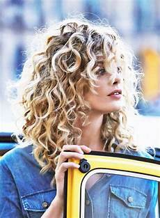 how to style curly hair without frizz 6 tips and styles for keeping your curls frizz free in the how to style curly hair without frizz 6 tips and styles for keeping your curls frizz free in the