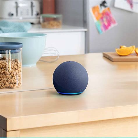 Echo Dot 5, Echo Dot Kids und Echo Studio in Weiß starten