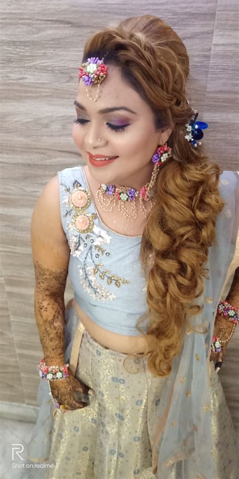 Aarti Koli Makeup Artist Services, Review and Info - Olready