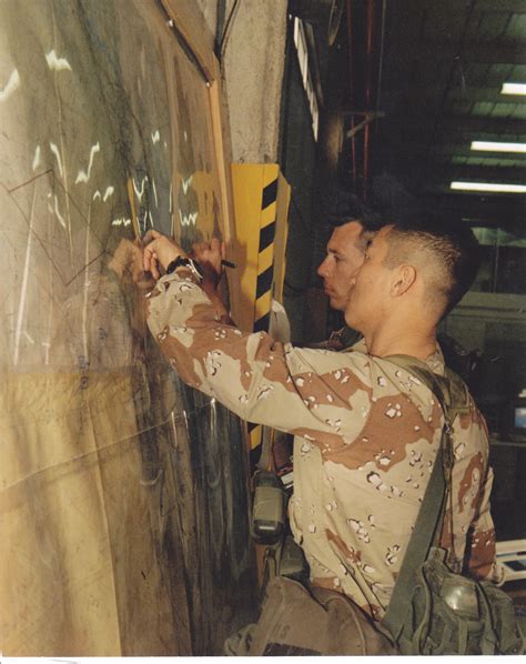 Intelligence Center Provides Support to Desert Shield/Desert Storm ...