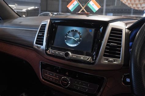 Buy Used Mahindra Alturas G4: Luxury
