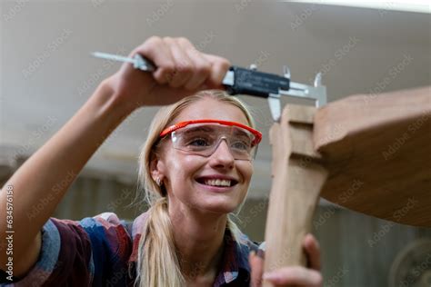 Rezultat imagine pentru Using Adobe Dimensions