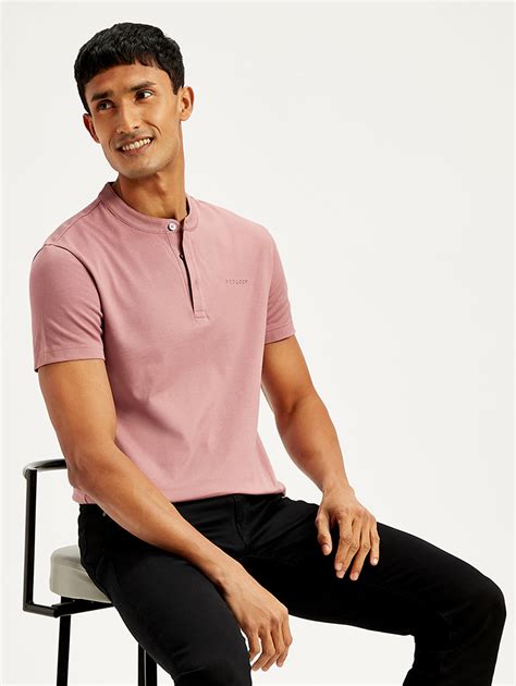 Men's Textured Slim Fit T-Shirt – Levis India Store