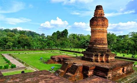 peninggalan kerajaan sriwijaya yang berupa candi adalah