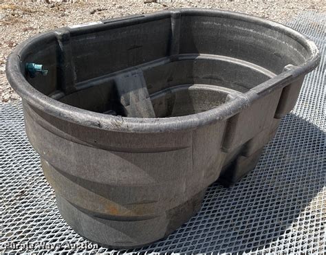 Rubbermaid 100 gallon livestock tank in Oklahoma City, OK | Item MR9309 ...