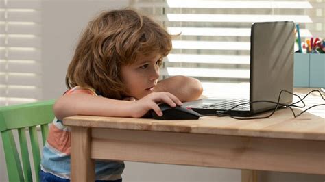 Symptoms, Causes, And Tips To Deal With Virtual Autism In Children ...