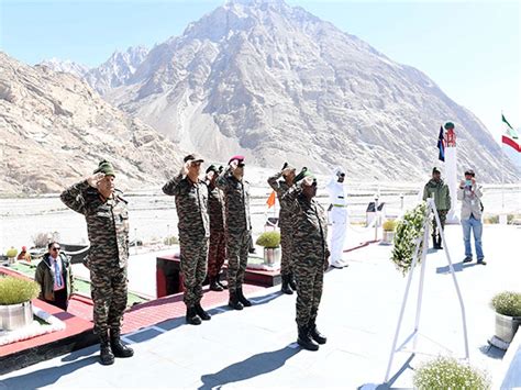 President Murmu visits Siachen base camp, interacts with troops