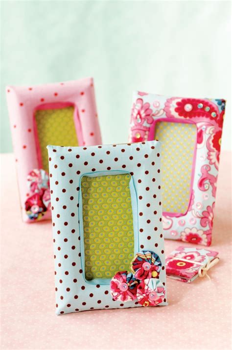 12 DIY Fabric Photo Frames To Cheer Up Your Pics - Shelterness