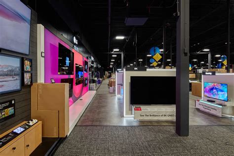 BEST BUY - South Bay Center - Groom Construction