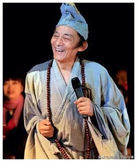 90岁高龄的“济公”扮演者游本昌对年轻演员说：你们好幸福_凤凰网视频_凤凰网