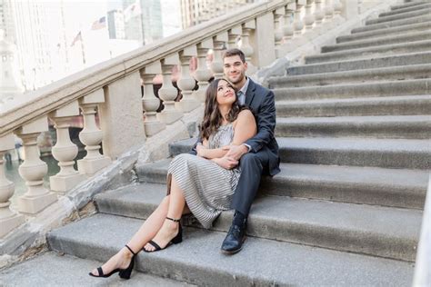 Downtown Chicago city engagement on stairs | Couple photoshoot poses ...
