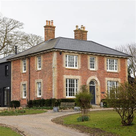 Traditional or Modern? The Owners of This English Country House Didn’t ...