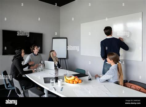 People at a Business Meeting 的图像结果