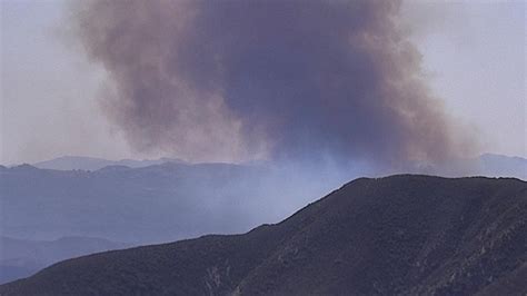 Fire Breaks Out Near Lake Piru In California's Ventura County| Videos ...