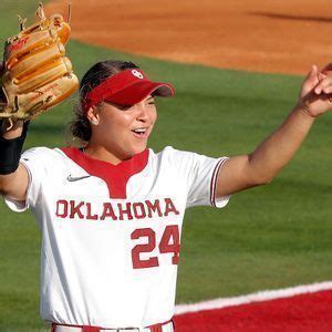 Oregon Ducks at Minnesota Golden Gophers Softball, Jane Sage Cowles ...