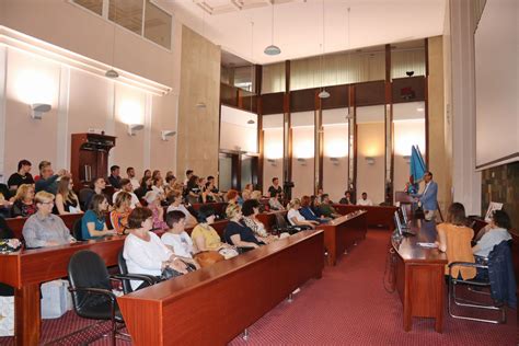 Uručene zahvalnice volonterima i donacija udruzi Srce Rijeka › Novosti ...