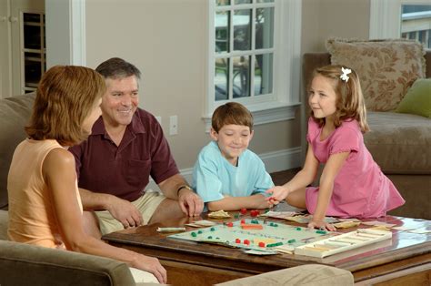 14 Old-Fashioned, Screen-Free Family Games | Old Fashioned Families