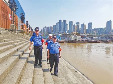 “嘉陵江2021年第1号洪水”平稳通过重庆主城 磁器口古镇码头广场被洪水淹没