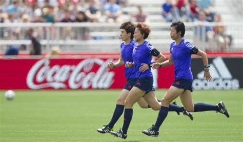 中国3女裁判亮相女足世界杯 苏媒:她们为祖国争得荣誉_女足_新浪竞技风暴_新浪网