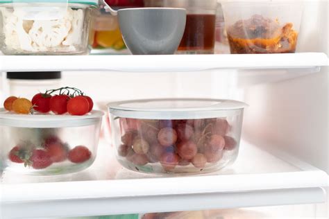 How to Store Grapes (Keep Them Fresh Longer!) - Fueled With Food