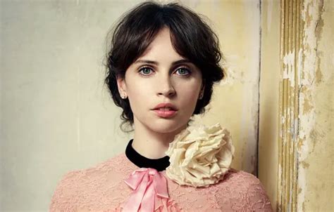 Wallpaper portrait, makeup, dress, actress, brunette, hairstyle ...