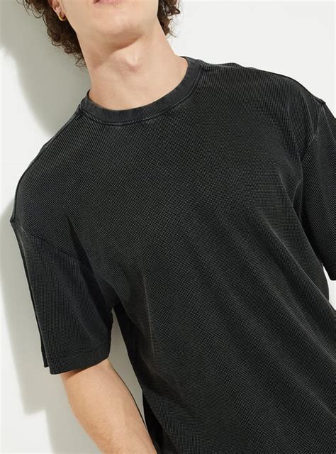 Buy URB_N Men Textured Oversized T-shirt Online at just Rs. 799.0 ...