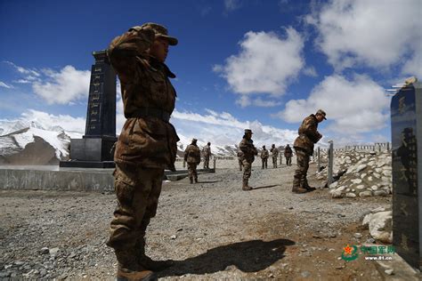 新疆：500名新兵上高原 昂首走向雪山哨所[组图]_图片中国_中国网