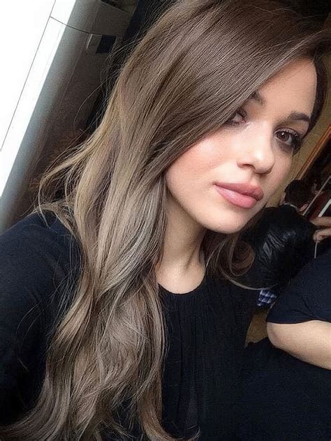 27 Trendy And Soft Mousy Brown Hair Ideas - Styleoholic