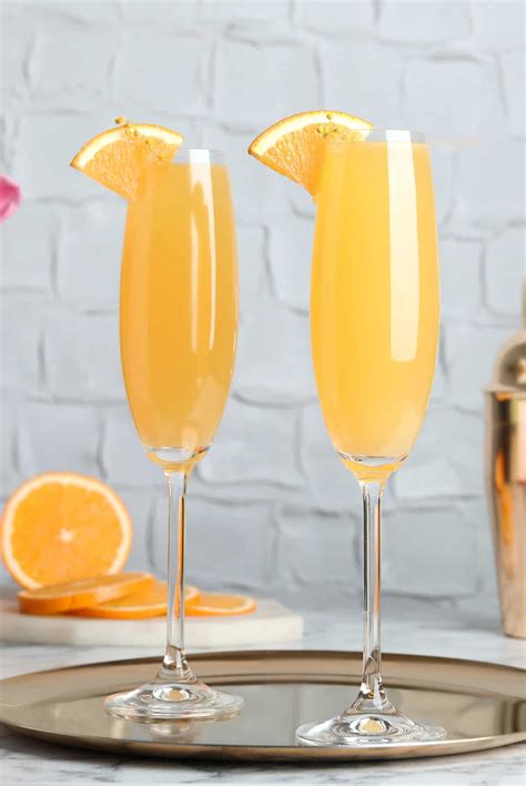 15 Best White Wine Cocktails - HowdyKitchen