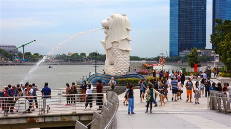 ‘Just get your foot in the door,’ Singaporeans tell new grad who’s worried their starting salary ...