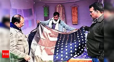 Hathkargha Varanasi: Hathkargha Varanasi promoting handloom at Urban ...