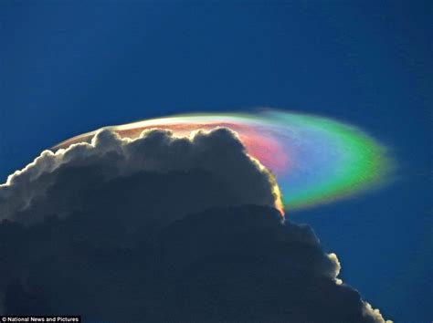 趣知识；云的重量、云的颜色及云的奇观__凤凰网