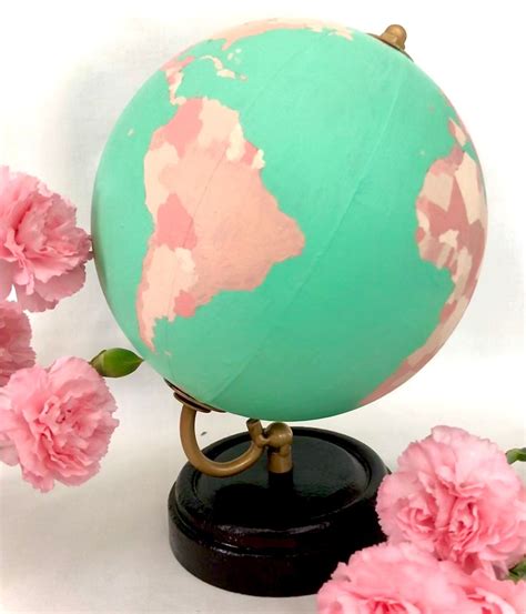 Painted Globe 的图像结果