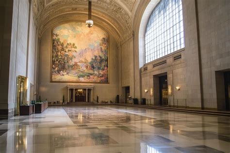 The grand hall of the state capitol building in washington, dc 55975567 ...