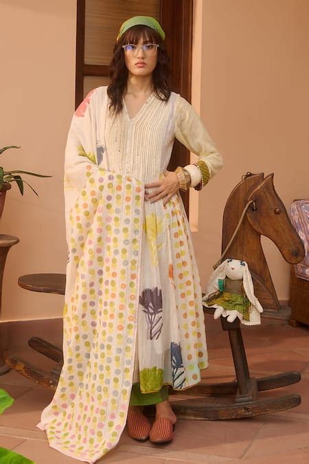 Buy Ivory Kurta And Stole Silk & Cotton & Poppy Floral Geometric ...