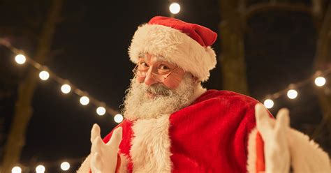5 Ways To Drop Hints To Santa That Just Because You've Hooked Up Before ...