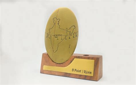 Buy Handcrafted 0 Point - UJJAIN Prime Meridian Desk Showpiece - Online ...