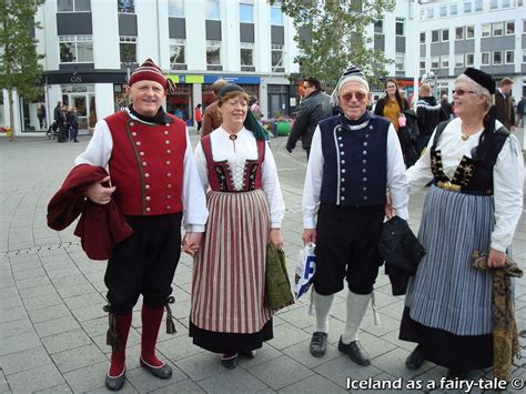 Icelandic national costume, collectively known in Icelandic as ...