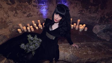 UK woman who ‘married’ a ghost now wants an exorcism as ‘spirit husband ...