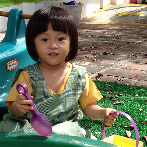 Best Age To Start Preschool: 5 Signs That Your Child Is Ready for School