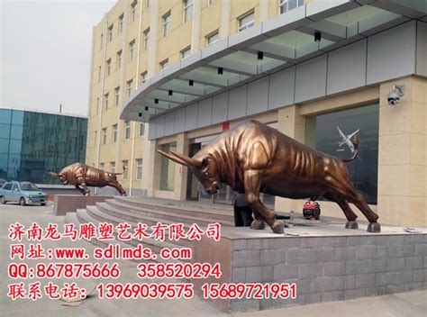 商场动物彩绘牛玻璃钢雕塑-方圳雕塑厂