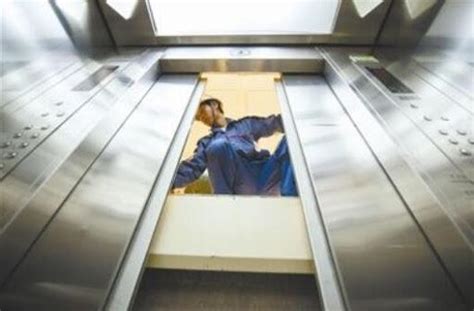 专家揭露新加坡组屋电梯故障真相 - 新加坡新闻头条