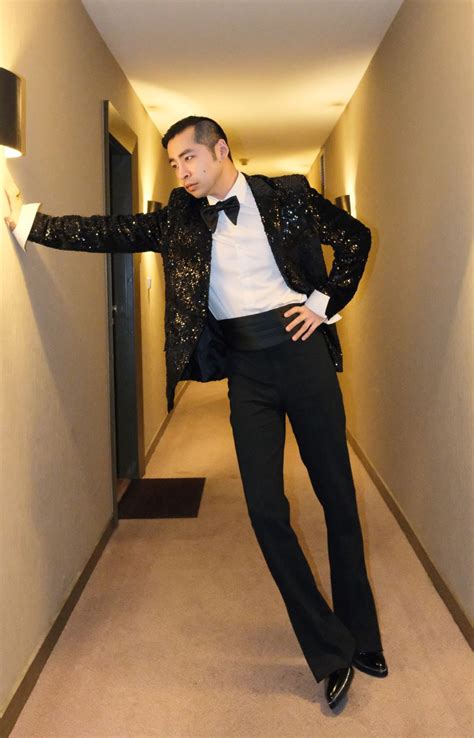 Profile Suit Man 的图像结果