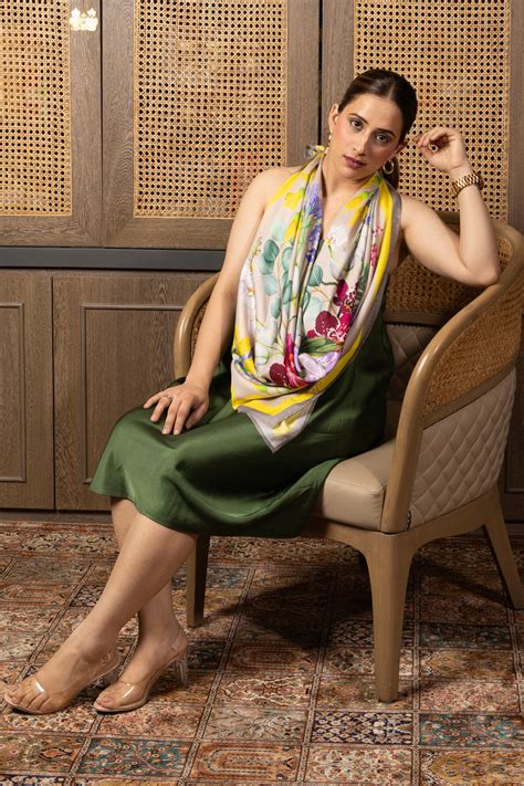 Capri Botanica | Pure Silk Twill Scarf – Mauli Cashmere