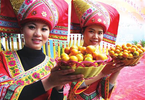 柳州融水和贵州从江苗族群众“打同年”：欢聚一堂，共度春节！